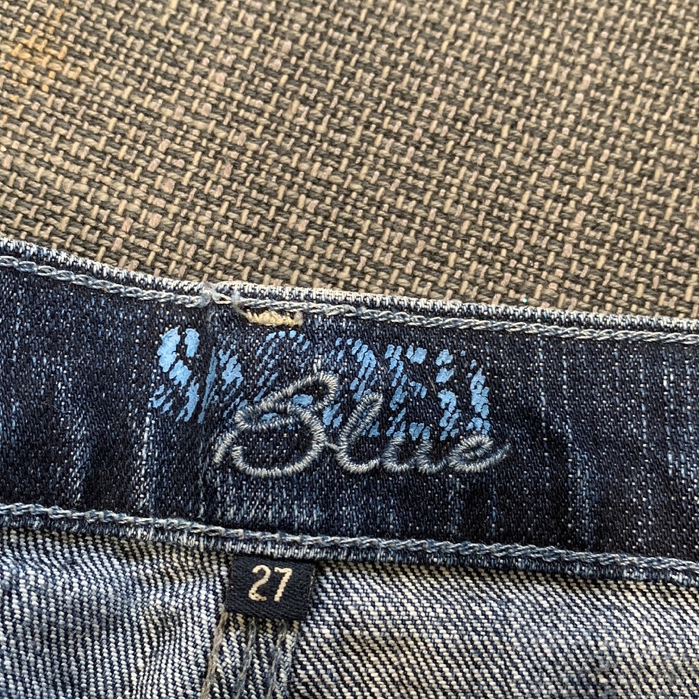 Distressed jeans - Picture 8 of 10